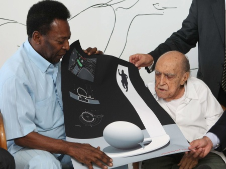 Pelé e Niemeyer - 450x338